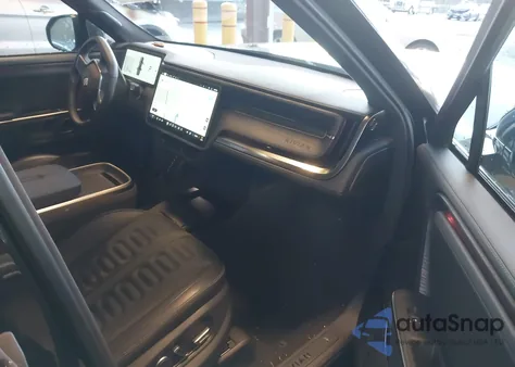 2024 Rivian R1T Adventure Dual Motor Large Pack/Adventure Dual Motor Perf Large Pack from USA, damaged, VIN 7FCTGBAA7RN034202